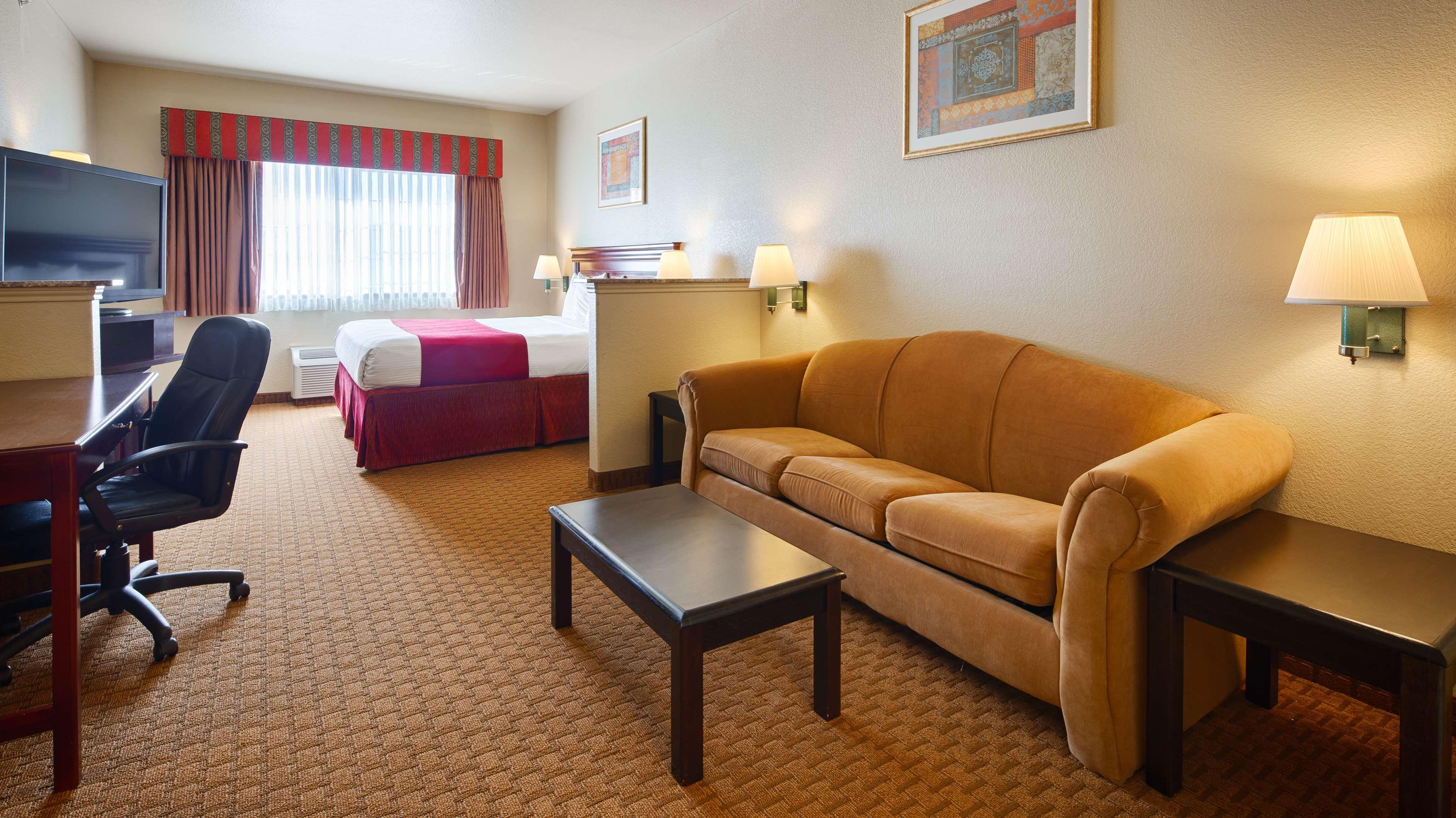 Best Western Plus Pratt מראה חיצוני תמונה