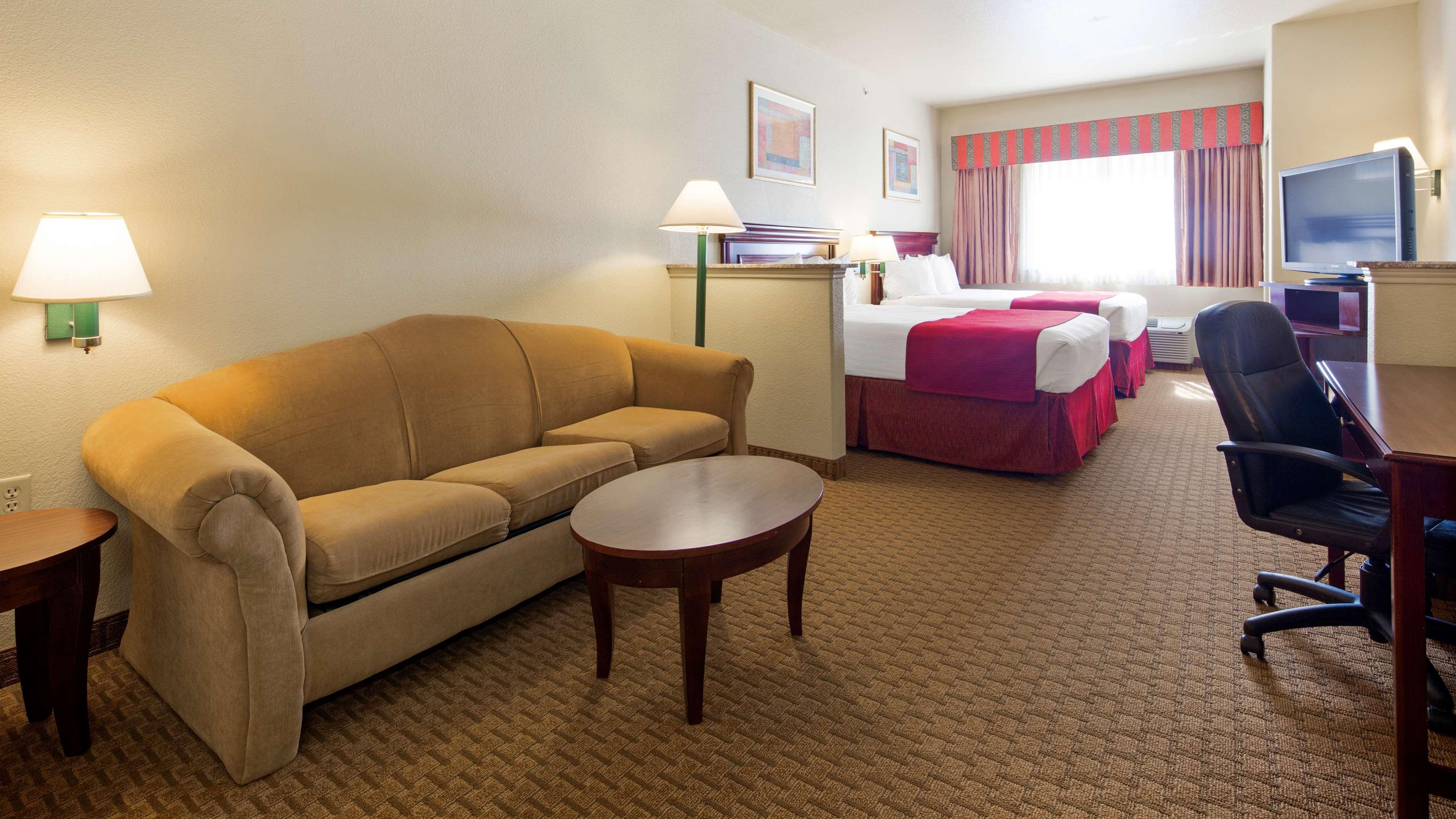 Best Western Plus Pratt מראה חיצוני תמונה