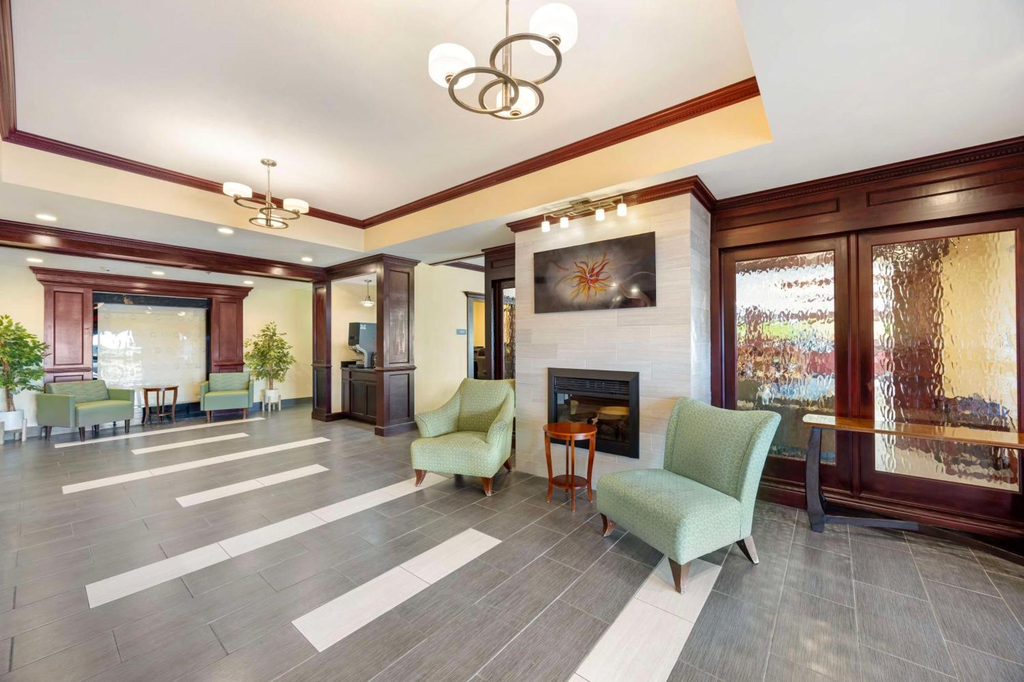 Best Western Plus Pratt מראה חיצוני תמונה