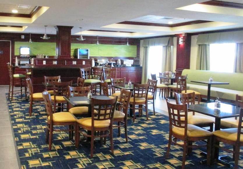 Best Western Plus Pratt מראה חיצוני תמונה