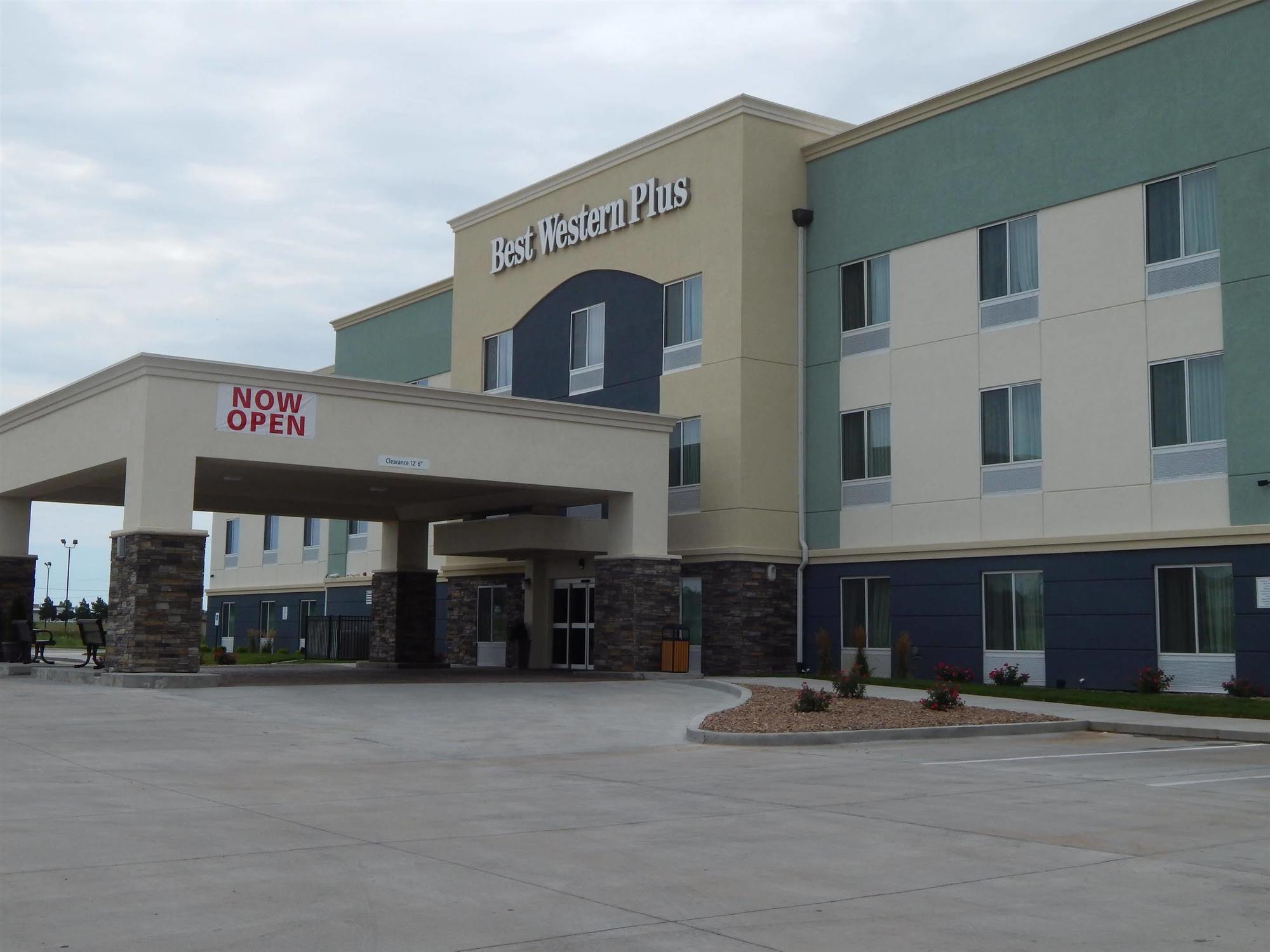 Best Western Plus Pratt מראה חיצוני תמונה
